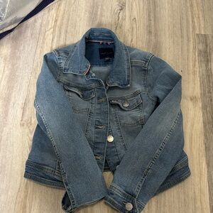 Tommy Hilfiger youth denim jacket size medium (8/10)